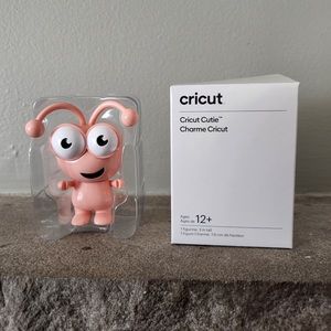 NEW IN BOX CRICUT CUTIE- CORAL